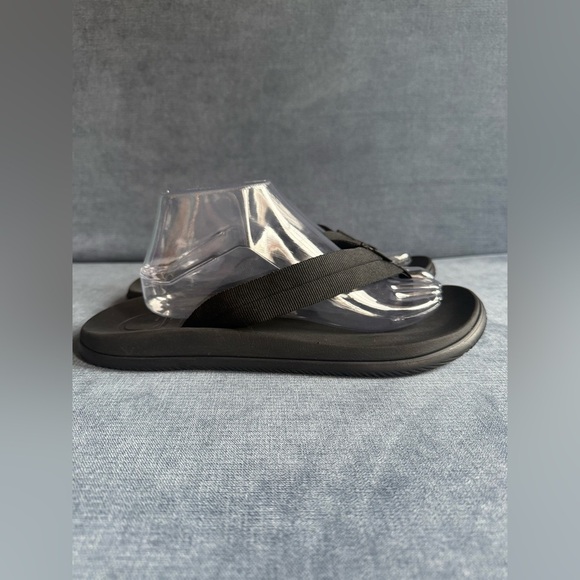 Chaco Flip Flop Thong Sandals Men’s SZ 11 Black Slip On Comfort Flats Summer - Picture 1 of 9